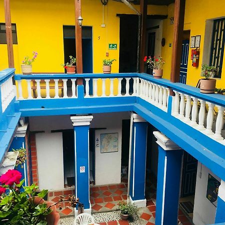 Hotel Blue Door Housing Historic Quito Zewnętrze zdjęcie