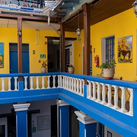 Hotel Blue Door Housing Historic Quito Zewnętrze zdjęcie