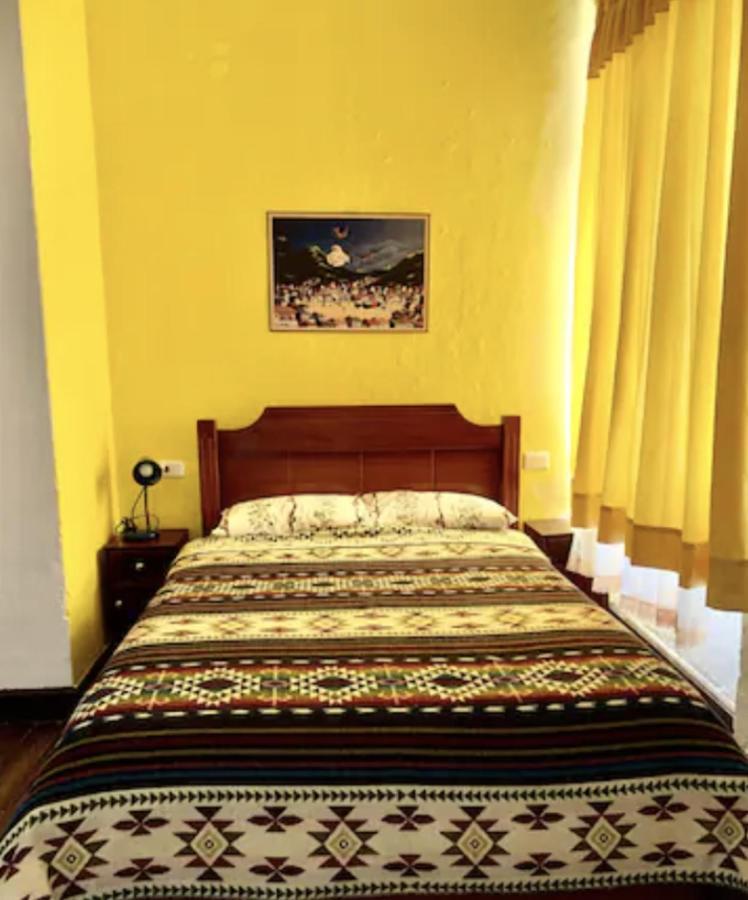 Hotel Blue Door Housing Historic Quito Zewnętrze zdjęcie