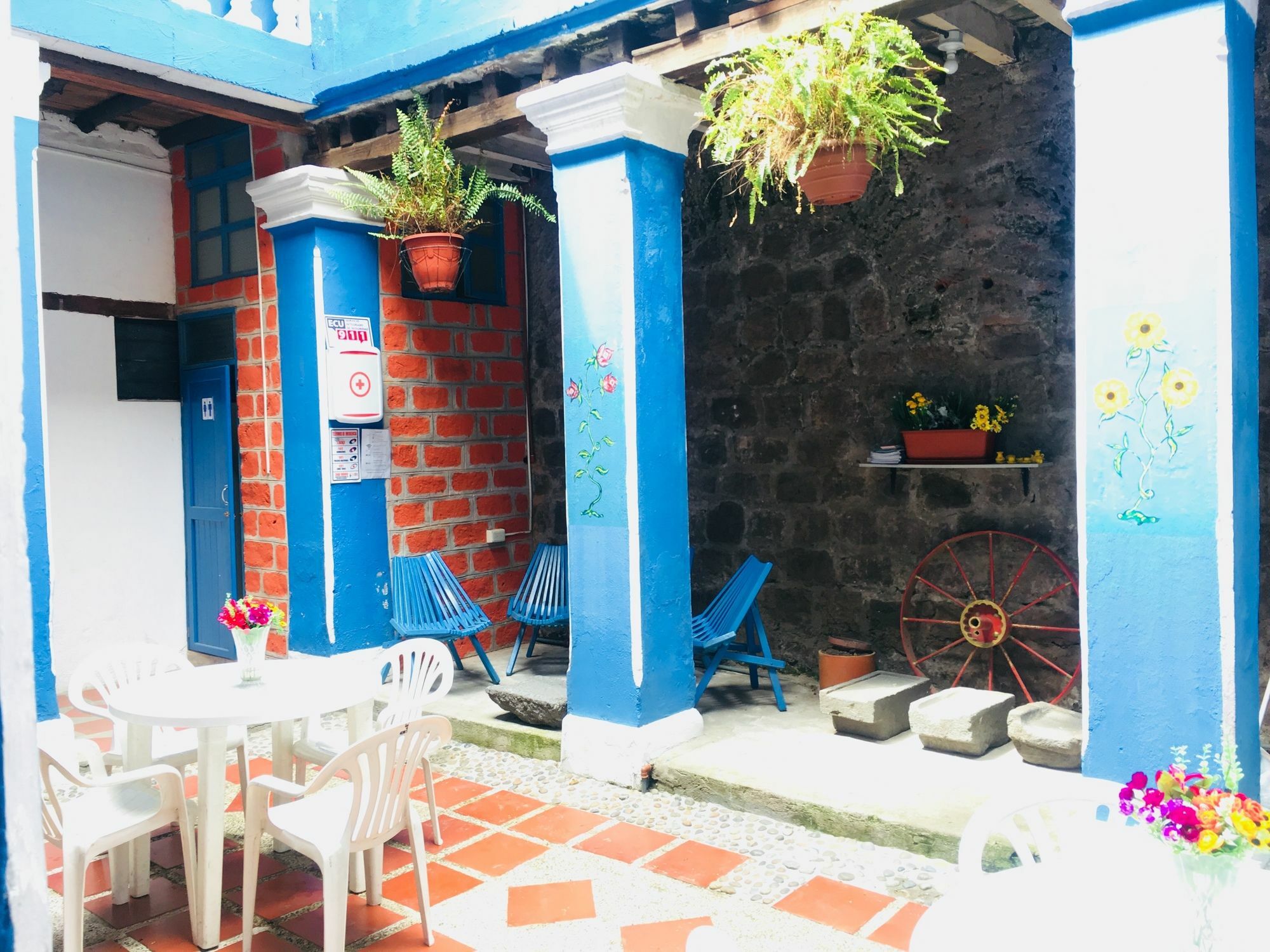 Hotel Blue Door Housing Historic Quito Zewnętrze zdjęcie