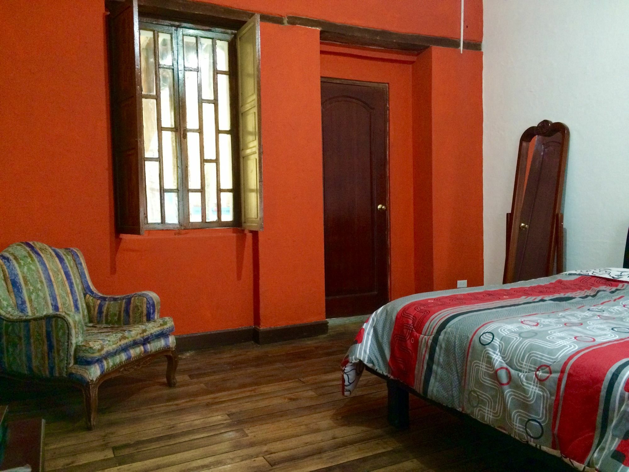 Hotel Blue Door Housing Historic Quito Zewnętrze zdjęcie