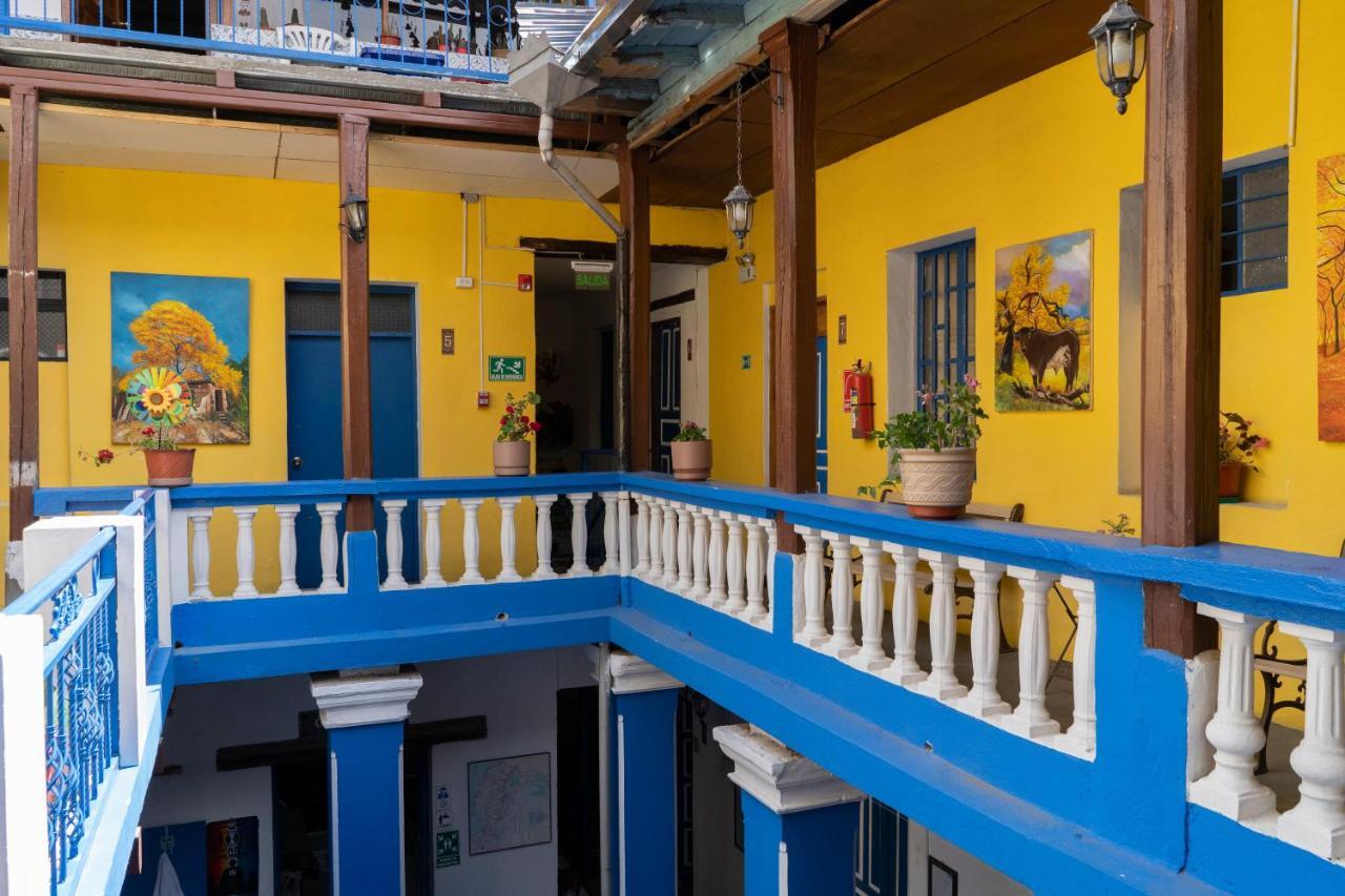 Hotel Blue Door Housing Historic Quito Zewnętrze zdjęcie